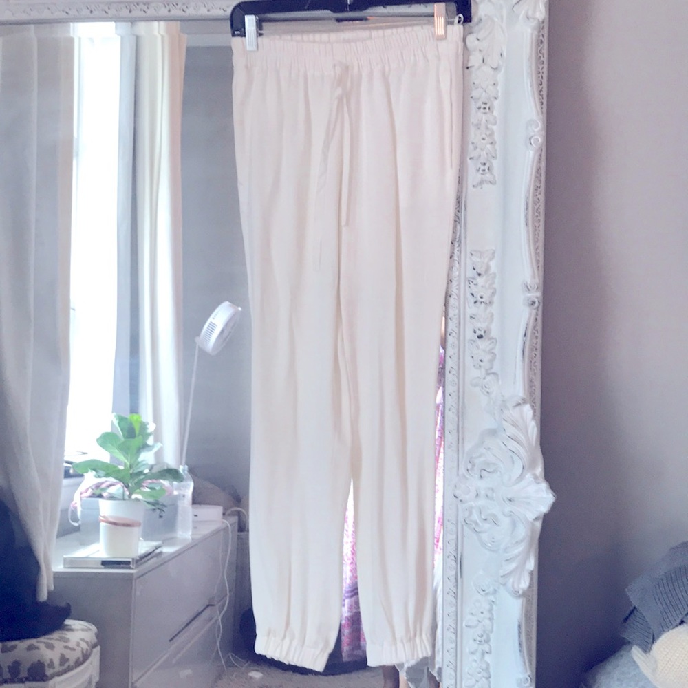 Aritzia Crepe jogger pants